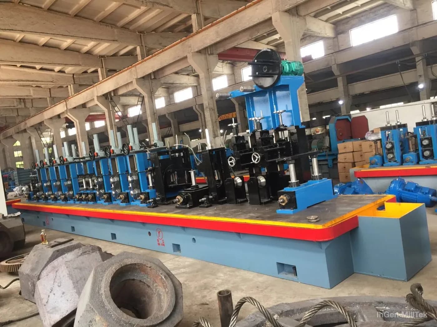 Forming mill of a tube mill line
