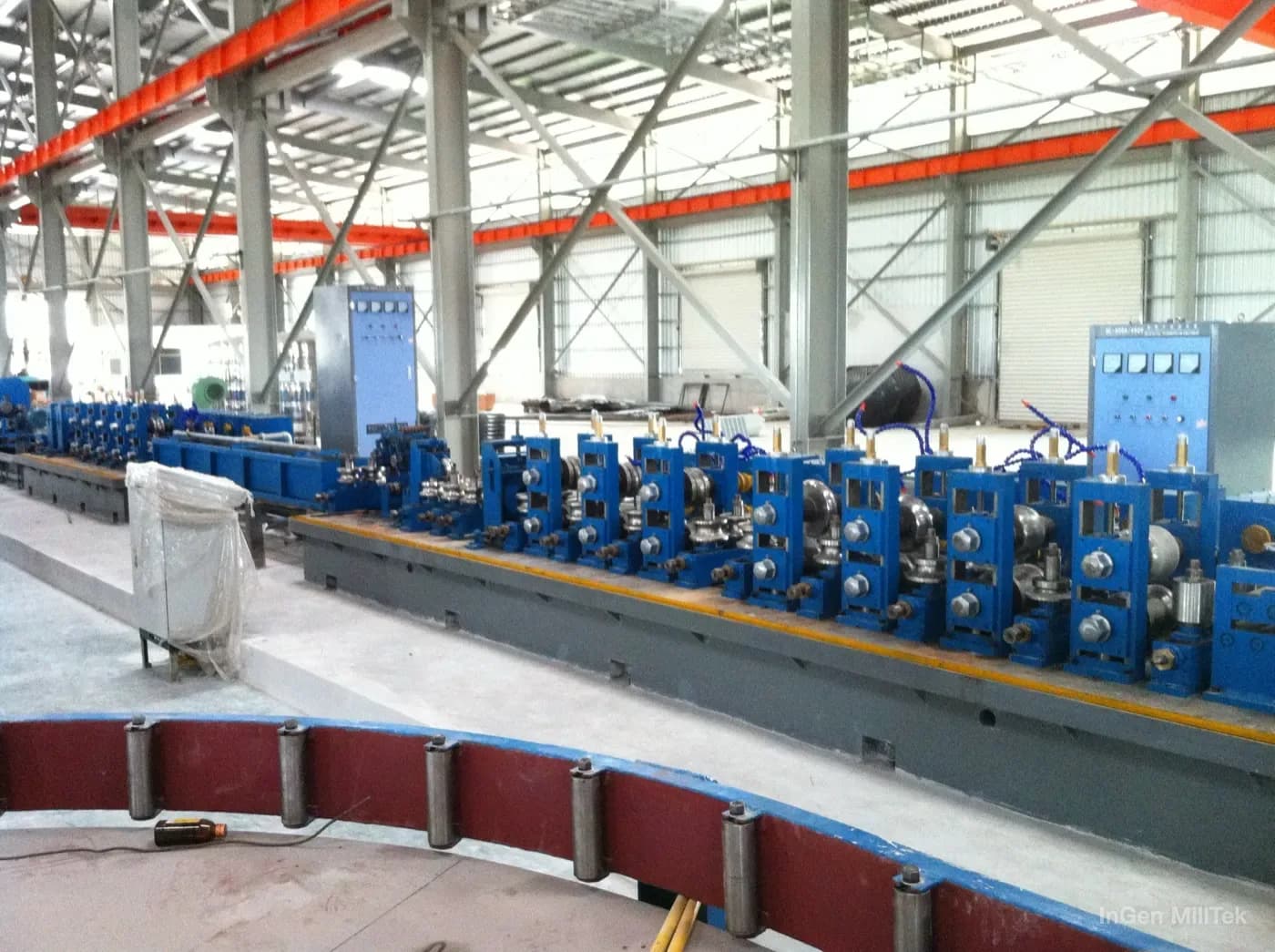 Complete tube mill line in a workshop